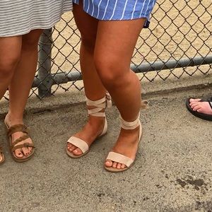 Steve Madden Reputation tan flat lace up sandals size 8.5